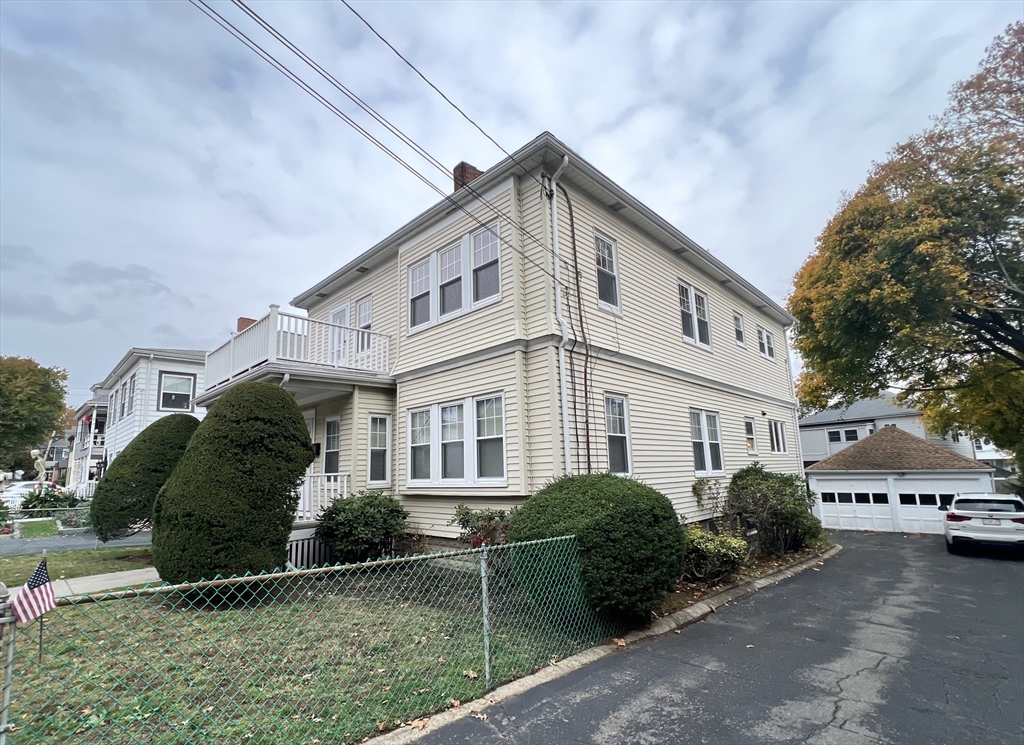171 School St, Watertown, Massachusetts, 2 Bedrooms Bedrooms, 6 Rooms Rooms,1 BathroomBathrooms,Residential Lease,For Rent,School St,73507198