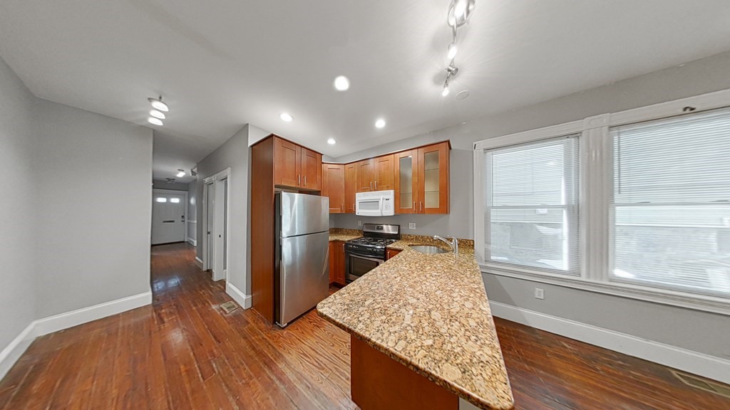 737 Parker Street, Boston, Massachusetts, 5 Bedrooms Bedrooms, 7 Rooms Rooms,2 BathroomsBathrooms,Residential Lease,For Rent,Parker Street,73507270