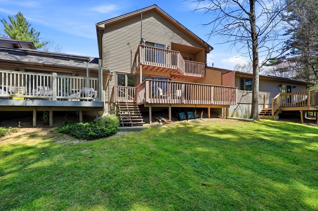 929 Shaker Road, Westfield, Massachusetts, 2 Bedrooms Bedrooms, 6 Rooms Rooms,2.5 BathroomsBathrooms,Residential,For Sale,Shaker Road,73507267