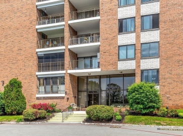 51 Melrose St, Melrose, Massachusetts, 2 Bedrooms Bedrooms, 5 Rooms Rooms,2 BathroomsBathrooms,Residential,For Sale,Melrose St,73507275