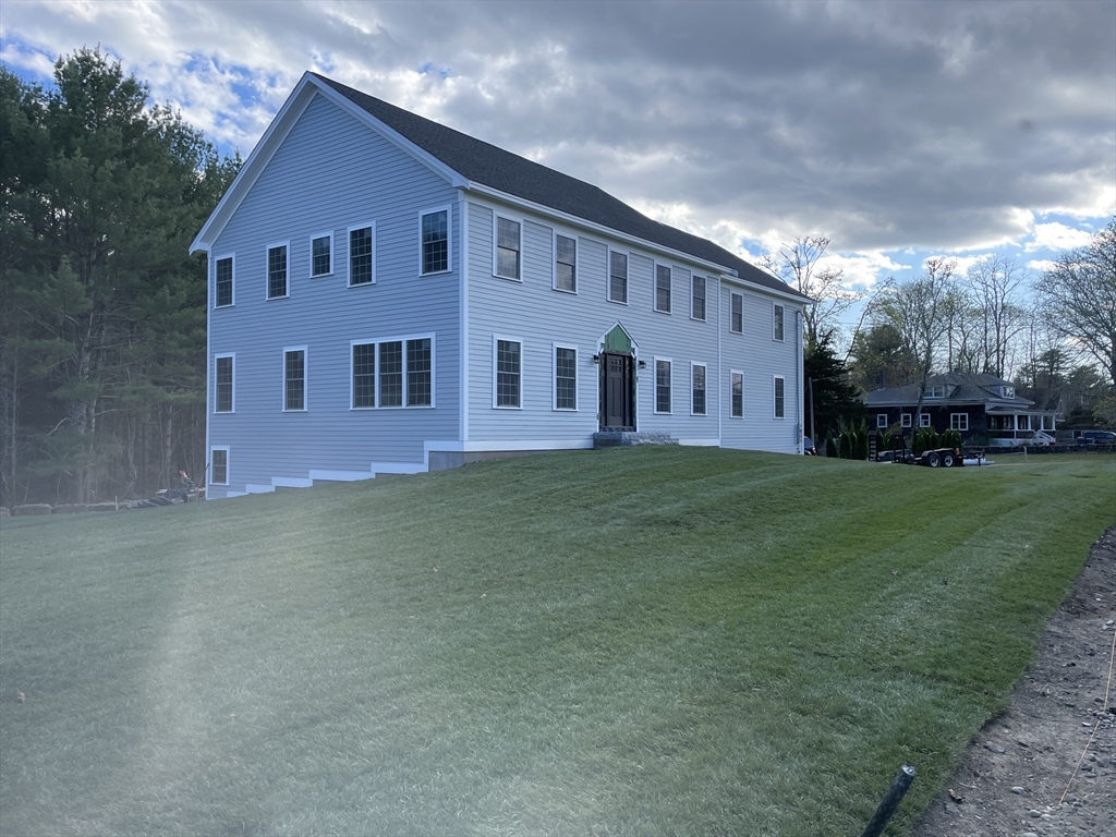 28 Marion, Rochester, Massachusetts, 4 Bedrooms Bedrooms, 10 Rooms Rooms,4.5 BathroomsBathrooms,Residential,For Sale,Marion,73507263