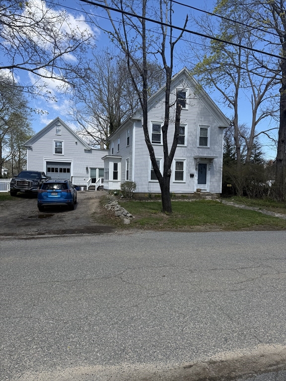 11 Center Street, Kingston, Massachusetts, 6 Bedrooms Bedrooms, 11 Rooms Rooms,1.5 BathroomsBathrooms,Residential,For Sale,Center Street,73507279