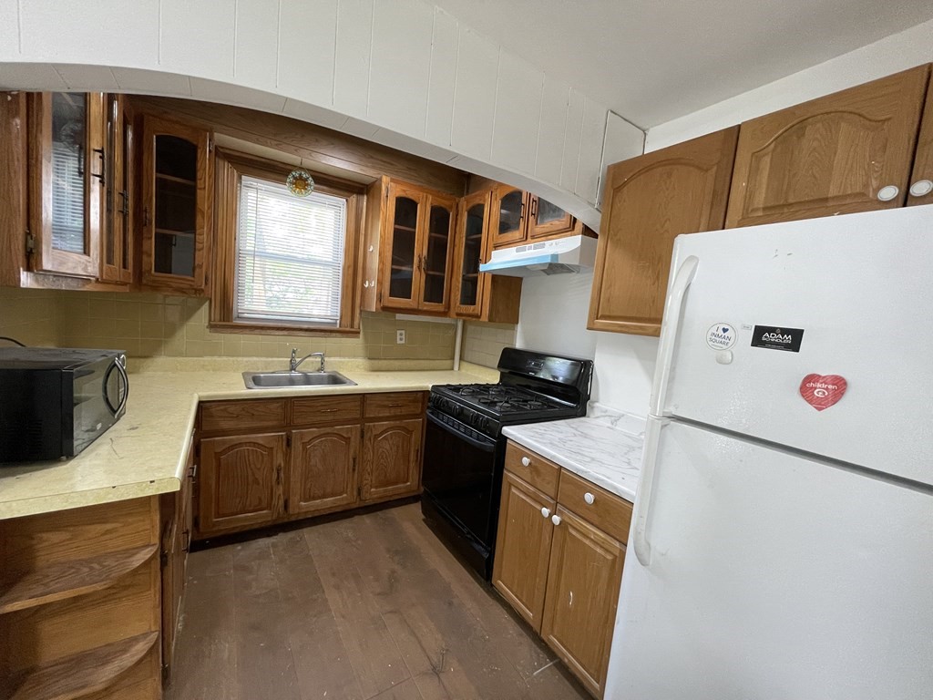 369 Prospect St, Cambridge, Massachusetts, 2 Bedrooms Bedrooms, 4 Rooms Rooms,1 BathroomBathrooms,Residential Lease,For Rent,Prospect St,73507331