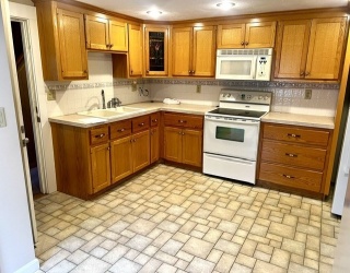 39 Beach St, Milford, Massachusetts, 1 Bedroom Bedrooms, 3 Rooms Rooms,1 BathroomBathrooms,Residential Lease,For Rent,Beach St,73501874
