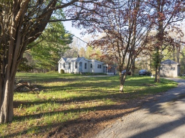 174 North Street, Mattapoisett, Massachusetts, 2 Bedrooms Bedrooms, 6 Rooms Rooms,1.5 BathroomsBathrooms,Residential,For Sale,North Street,73507264