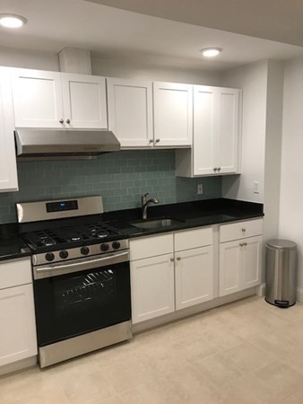 17 George St, Somerville, Massachusetts, 3 Bedrooms Bedrooms, 6 Rooms Rooms,1 BathroomBathrooms,Residential Lease,For Rent,George St,73507298