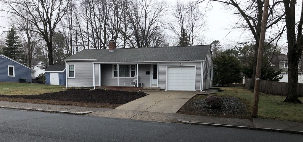10 Veery Road, Attleboro, Massachusetts, 2 Bedrooms Bedrooms, 7 Rooms Rooms,1 BathroomBathrooms,Residential,For Sale,Veery Road,73507303