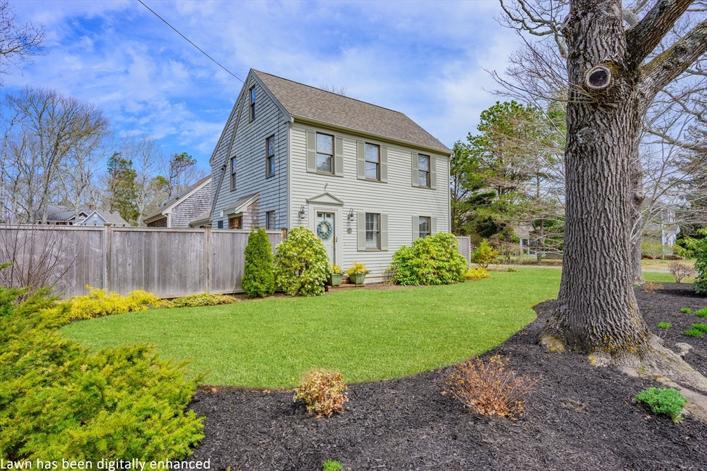 134 School St, Barnstable, Massachusetts, 3 Bedrooms Bedrooms, 8 Rooms Rooms,3 BathroomsBathrooms,Residential,For Sale,School St,73507307