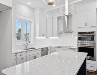 11 Isola Lane, Stoneham, Massachusetts, 4 Bedrooms Bedrooms, 10 Rooms Rooms,2.5 BathroomsBathrooms,Residential,For Sale,Isola Lane,73507442