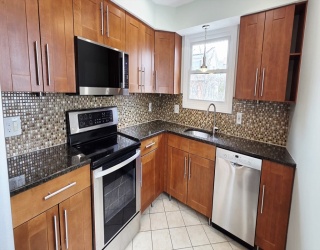 15 Putnam Place, Winthrop, Massachusetts, 3 Bedrooms Bedrooms, 7 Rooms Rooms,2 BathroomsBathrooms,Residential Lease,For Rent,Putnam Place,73507460