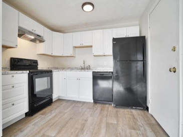 35 Log, Manchester, New Hampshire, 2 Bedrooms Bedrooms, 4 Rooms Rooms,1 BathroomBathrooms,Residential,For Sale,Log,73507472