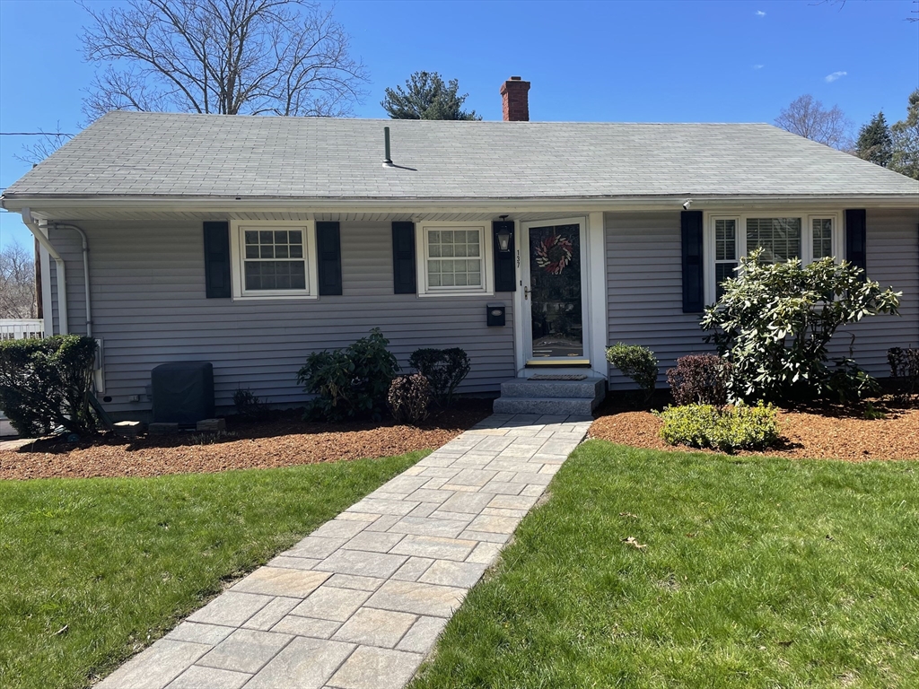 137 Norton St, Weymouth, Massachusetts, 3 Bedrooms Bedrooms, 5 Rooms Rooms,1 BathroomBathrooms,Residential Lease,For Rent,Norton St,73507489