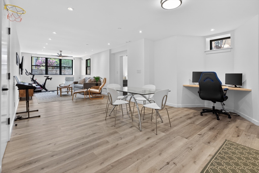 96 Henry Street, Cambridge, Massachusetts, 1 Bedroom Bedrooms, 2 Rooms Rooms,1 BathroomBathrooms,Residential Lease,For Rent,Henry Street,73507491