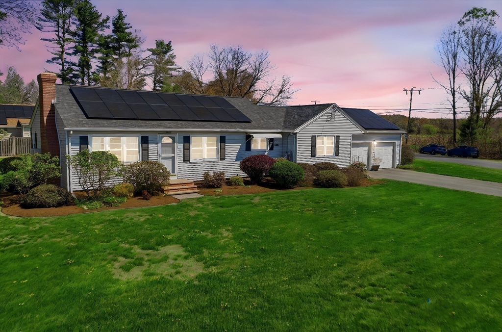 34 Comins Rd, Hadley, Massachusetts, 3 Bedrooms Bedrooms, 6 Rooms Rooms,1.5 BathroomsBathrooms,Residential,For Sale,Comins Rd,73507415