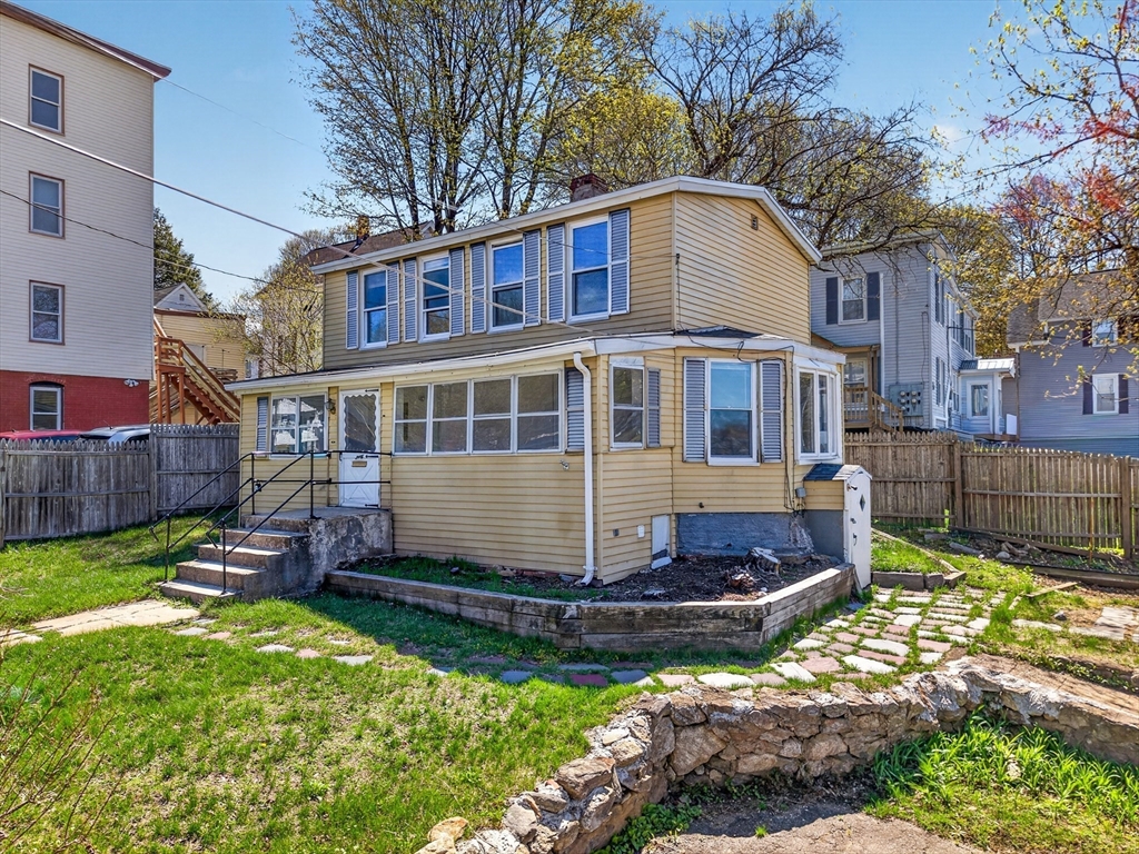 40 Moran St, Gardner, Massachusetts, 2 Bedrooms Bedrooms, 4 Rooms Rooms,1 BathroomBathrooms,Residential,For Sale,Moran St,73507418