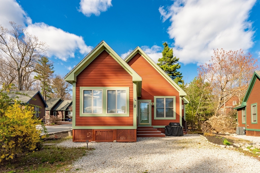 2 Courtview Ln, Westford, Massachusetts, 2 Bedrooms Bedrooms, 4 Rooms Rooms,1.5 BathroomsBathrooms,Residential,For Sale,Courtview Ln,73507424