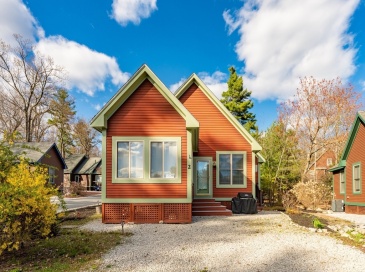 2 Courtview Ln, Westford, Massachusetts, 2 Bedrooms Bedrooms, 4 Rooms Rooms,1.5 BathroomsBathrooms,Residential,For Sale,Courtview Ln,73507424