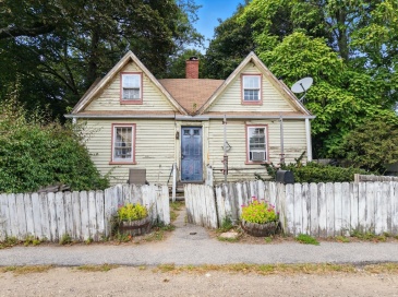 29 Conant Street, Beverly, Massachusetts, 2 Bedrooms Bedrooms, 4 Rooms Rooms,1 BathroomBathrooms,Residential,For Sale,Conant Street,73434269 29 Conant Street, Beverly, Massachusetts, 2 Bedrooms Bedrooms, 4 Rooms Rooms,1 BathroomBathrooms,Residential,For Sale,Conant Street,73434269