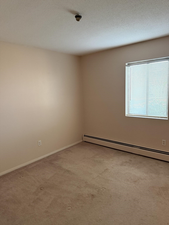 147 Sylvan, Danvers, Massachusetts, 2 Bedrooms Bedrooms, 4 Rooms Rooms,1.5 BathroomsBathrooms,Residential Lease,For Rent,Sylvan,73507435