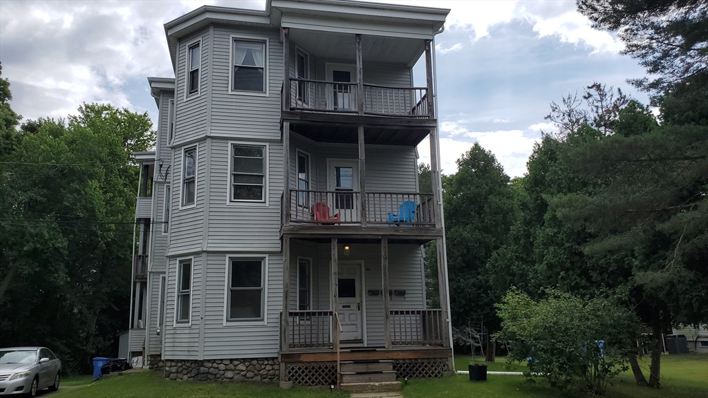 32 Corthell Ave, Whitman, Massachusetts, 3 Bedrooms Bedrooms, 5 Rooms Rooms,1 BathroomBathrooms,Residential Lease,For Rent,Corthell Ave,73507433