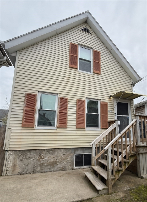 174-1/2 Grinnell St, New Bedford, Massachusetts, 2 Bedrooms Bedrooms, 4 Rooms Rooms,1 BathroomBathrooms,Residential,For Sale,Grinnell St,73507500