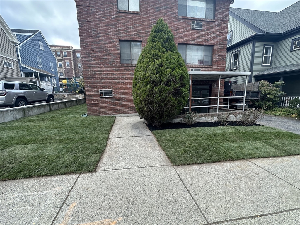 136 School, Somerville, Massachusetts, 1 Bedroom Bedrooms, 2 Rooms Rooms,1 BathroomBathrooms,Residential Lease,For Rent,School,73507507