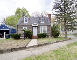 1657 Carew St, Springfield, Massachusetts, 3 Bedrooms Bedrooms, 7 Rooms Rooms,2 BathroomsBathrooms,Residential,For Sale,Carew St,73507532