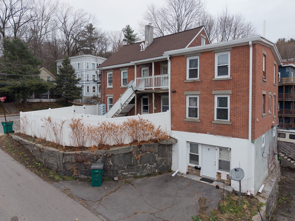 151 Mechanic Street, Fitchburg, Massachusetts, 7 Bedrooms Bedrooms, 14 Rooms Rooms,4 BathroomsBathrooms,Residential Income,For Sale,Mechanic Street,73490207
