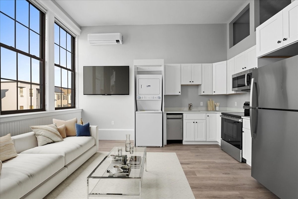 22 Waverly St, Worcester, Massachusetts, 1 Bedroom Bedrooms, 2 Rooms Rooms,1 BathroomBathrooms,Residential Lease,For Rent,Waverly St,73507536