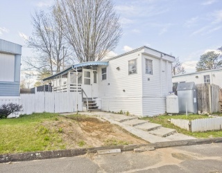 38 Klondike Ave, Westfield, Massachusetts, 2 Bedrooms Bedrooms, 4 Rooms Rooms,1 BathroomBathrooms,Residential,For Sale,Klondike Ave,73507569