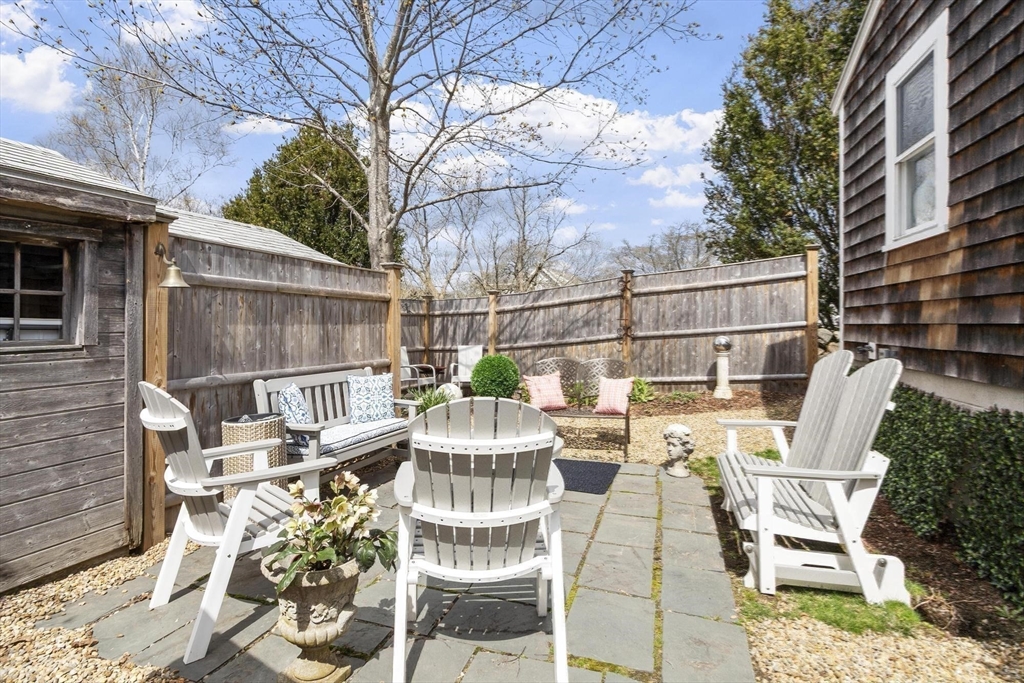 34 High Street, Rockport, Massachusetts, 1 Bedroom Bedrooms, 3 Rooms Rooms,1 BathroomBathrooms,Residential Lease,For Rent,High Street,73507584