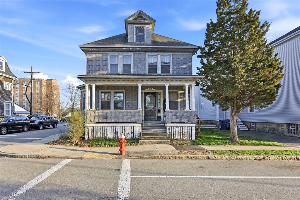 124 Mill St, New Bedford, Massachusetts, 4 Bedrooms Bedrooms, 8 Rooms Rooms,1 BathroomBathrooms,Residential,For Sale,Mill St,73507600