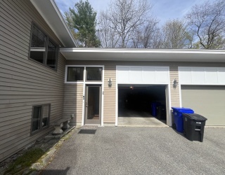 3A Robinson Drive, Bedford, Massachusetts, 2 Bedrooms Bedrooms, 3 Rooms Rooms,1 BathroomBathrooms,Residential Lease,For Rent,Robinson Drive,73507619