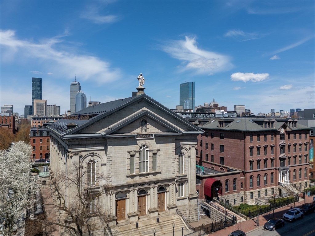 771 Harrison Ave., Boston, Massachusetts, 2 Bedrooms Bedrooms, 4 Rooms Rooms,2.5 BathroomsBathrooms,Residential,For Sale,Harrison Ave.,73507626