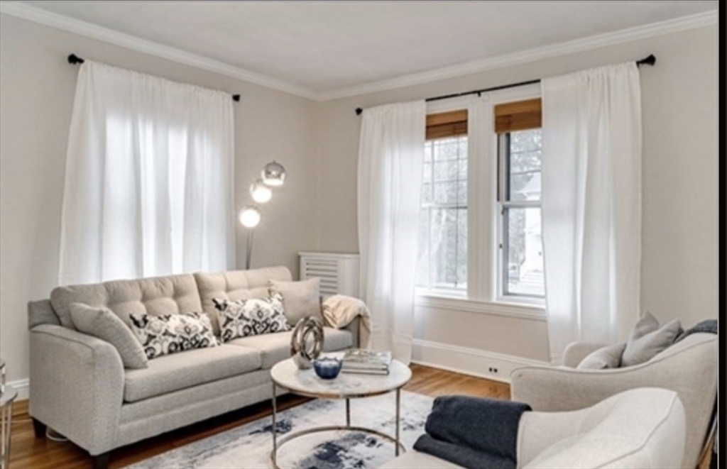 16 Bedford Street, Lexington, Massachusetts, 3 Bedrooms Bedrooms, 8 Rooms Rooms,2 BathroomsBathrooms,Residential Lease,For Rent,Bedford Street,73507631