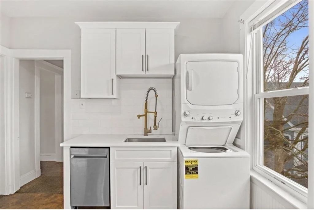 9 Sumner Square, Boston, Massachusetts, 2 Bedrooms Bedrooms, 5 Rooms Rooms,1 BathroomBathrooms,Residential Lease,For Rent,Sumner Square,73507633