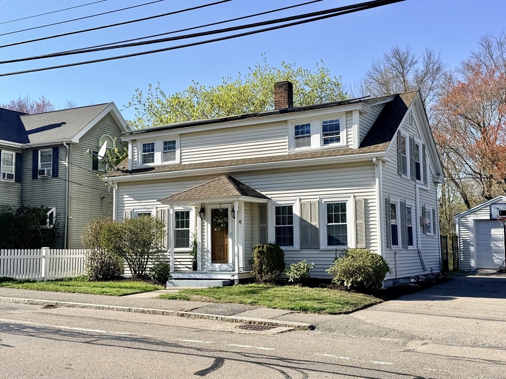 41 Main St, Upton, Massachusetts, 2 Bedrooms Bedrooms, 5 Rooms Rooms,1.5 BathroomsBathrooms,Residential,For Sale,Main St,73507634
