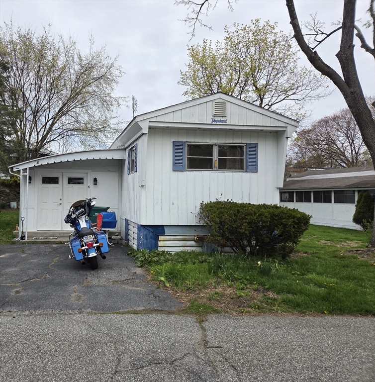 1237 Central Street, Leominster, Massachusetts, 2 Bedrooms Bedrooms, 4 Rooms Rooms,1 BathroomBathrooms,Residential,For Sale,Central Street,73507638