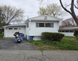1237 Central Street, Leominster, Massachusetts, 2 Bedrooms Bedrooms, 4 Rooms Rooms,1 BathroomBathrooms,Residential,For Sale,Central Street,73507638