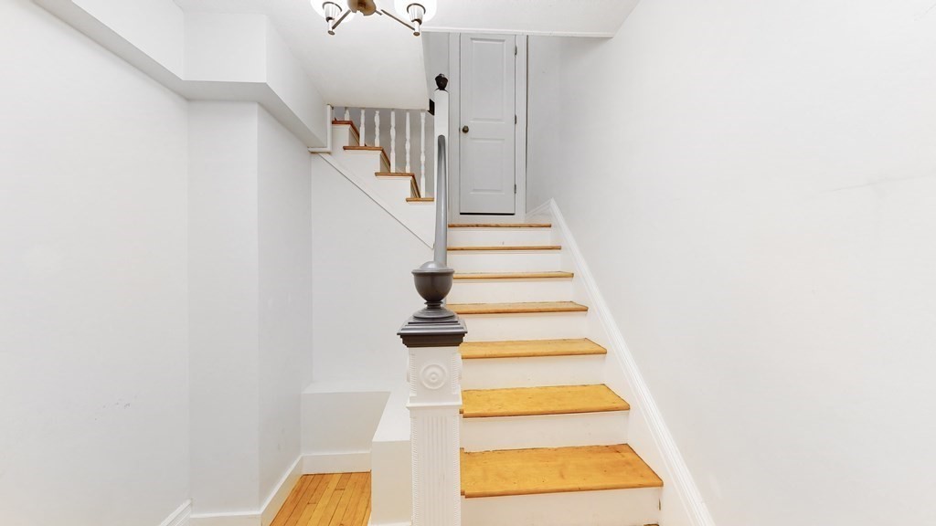 1763 Commonwealth Avenue, Boston, Massachusetts, 2 Bedrooms Bedrooms, 5 Rooms Rooms,1 BathroomBathrooms,Residential Lease,For Rent,Commonwealth Avenue,73507650