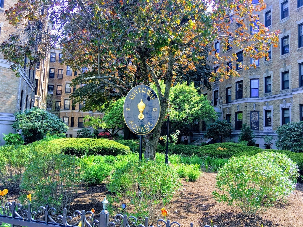 122 Riverway, Boston, Massachusetts, 1 Bedroom Bedrooms, 3 Rooms Rooms,1 BathroomBathrooms,Residential Lease,For Rent,Riverway,73507661