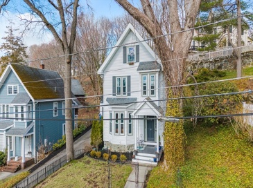 26 Poplar St, Melrose, Massachusetts, 4 Bedrooms Bedrooms, 8 Rooms Rooms,2.5 BathroomsBathrooms,Residential,For Sale,Poplar St,73491951