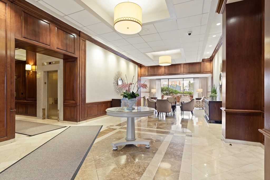 9 Hawthorne Place, Boston, Massachusetts, 1 Bedroom Bedrooms, 3 Rooms Rooms,1 BathroomBathrooms,Residential,For Sale,Hawthorne Place,73507671
