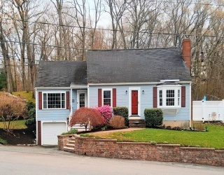 13 Meadowview Road, Foxboro, Massachusetts, 4 Bedrooms Bedrooms, 9 Rooms Rooms,2 BathroomsBathrooms,Residential,For Sale,Meadowview Road,73507673