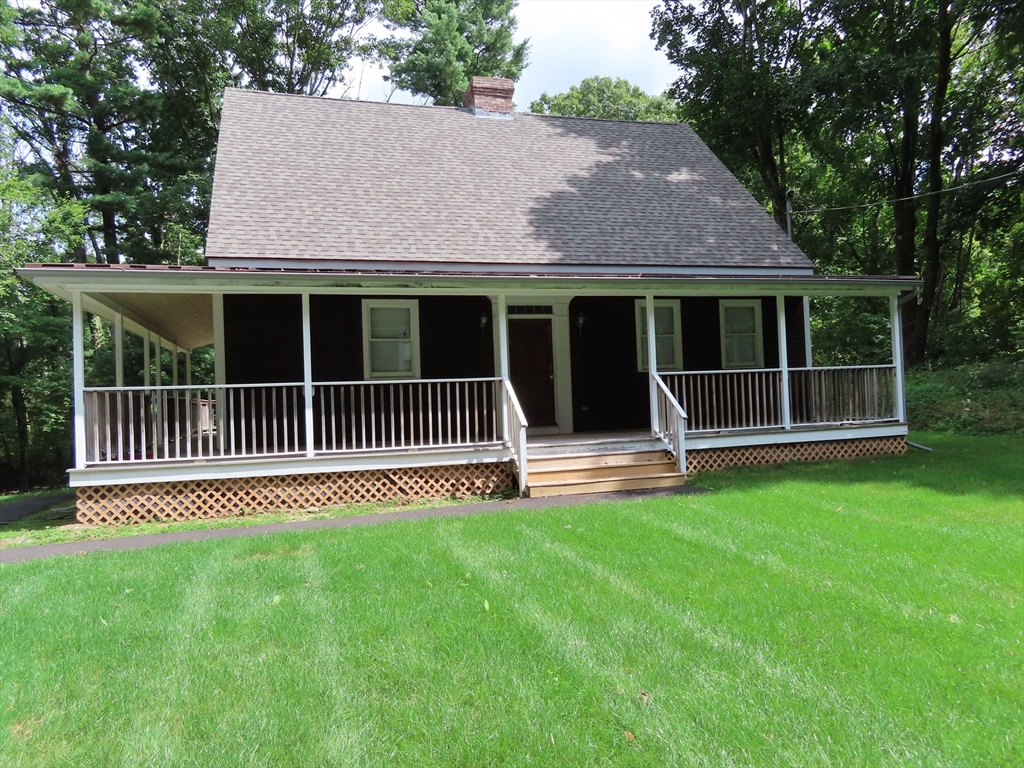 15 Follett St, North Smithfield, Rhode Island, 3 Bedrooms Bedrooms, 7 Rooms Rooms,2.5 BathroomsBathrooms,Residential Lease,For Rent,Follett St,73494237