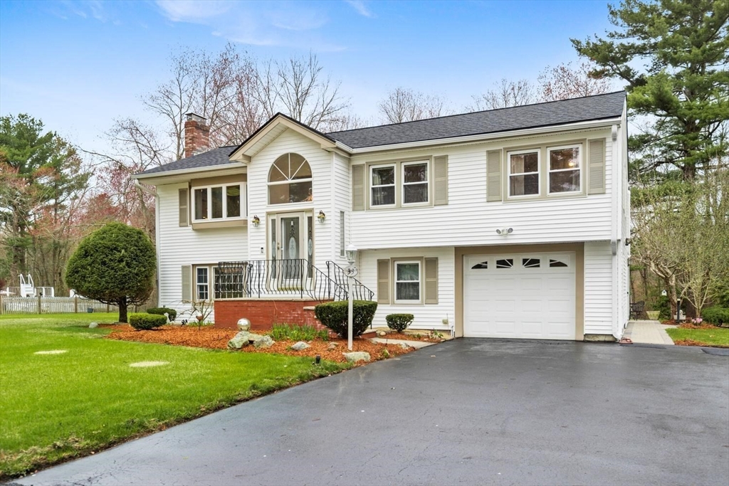 33 Arlene Ave, Wilmington, Massachusetts, 4 Bedrooms Bedrooms, 10 Rooms Rooms,2 BathroomsBathrooms,Residential,For Sale,Arlene Ave,73507672