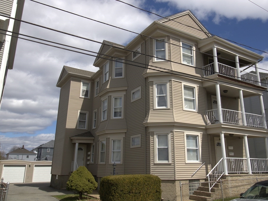 1146 Slade St, Fall River, Massachusetts, 11 Bedrooms Bedrooms, 24 Rooms Rooms,6 BathroomsBathrooms,Residential Income,For Sale,Slade St,73499665