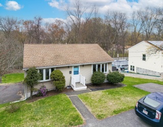 7 Leslie Lane, Millbury, Massachusetts, 3 Bedrooms Bedrooms, 5 Rooms Rooms,1 BathroomBathrooms,Residential,For Sale,Leslie Lane,73507703
