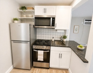 90 Elm St, Quincy, Massachusetts, 1 Bedroom Bedrooms, 3 Rooms Rooms,1 BathroomBathrooms,Residential Lease,For Rent,Elm St,73507729