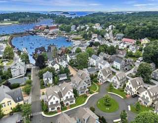 1 Sawmill Circle, Manchester, Massachusetts, 4 Bedrooms Bedrooms, 10 Rooms Rooms,3.5 BathroomsBathrooms,Residential Lease,For Rent,Sawmill Circle,73507743
